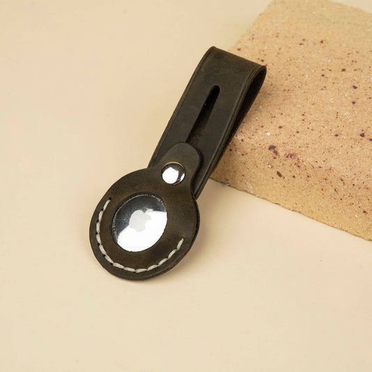 Handcrafted Leather AirTag Keychain β Sleek and Secure - Green - Warren