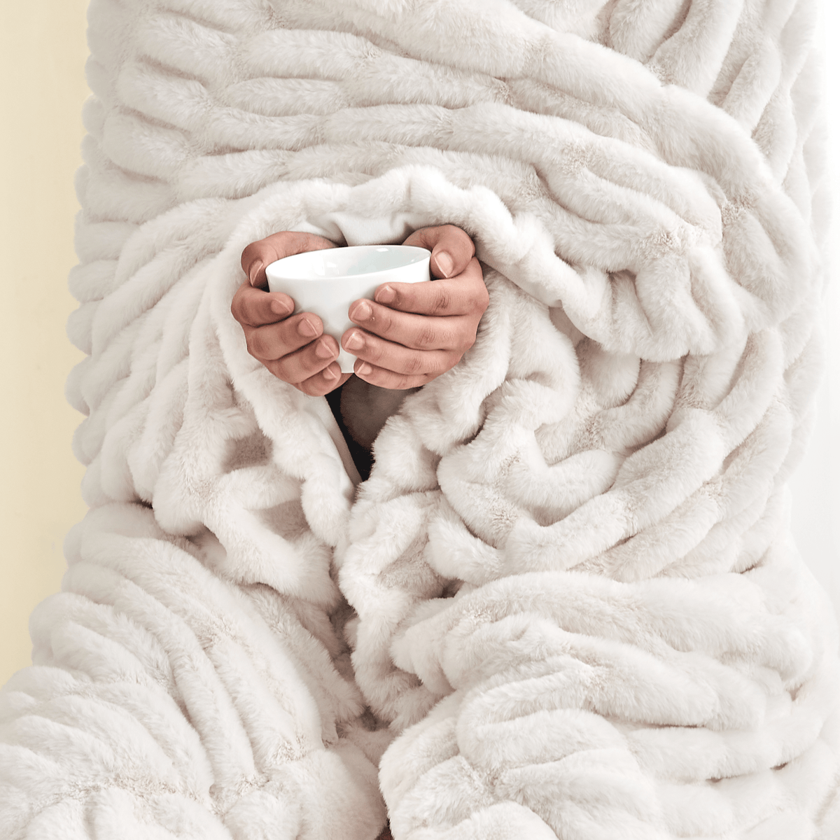 Ruched Faux Fur Throw Blanket - Alondra Collection