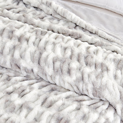 Ruched Faux Fur Throw Blanket - Alondra Collection